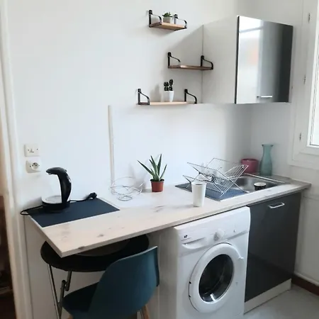 Appartement Cozy Apartment, Close To Gare Du Mans